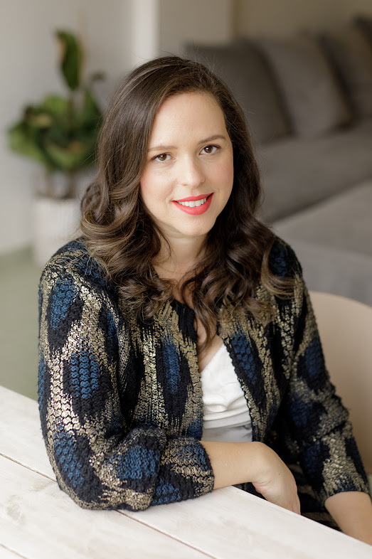 Shani Wolf — B2B Marketing Mentor & Fractional CMO